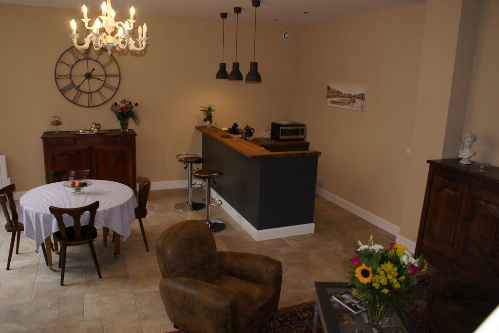 La Cour Des Carmes Bed and Breakfast Arras Exteriör bild