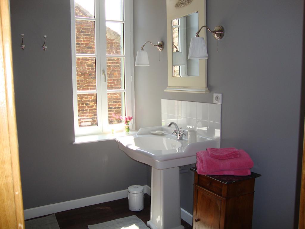 La Cour Des Carmes Bed and Breakfast Arras Rum bild